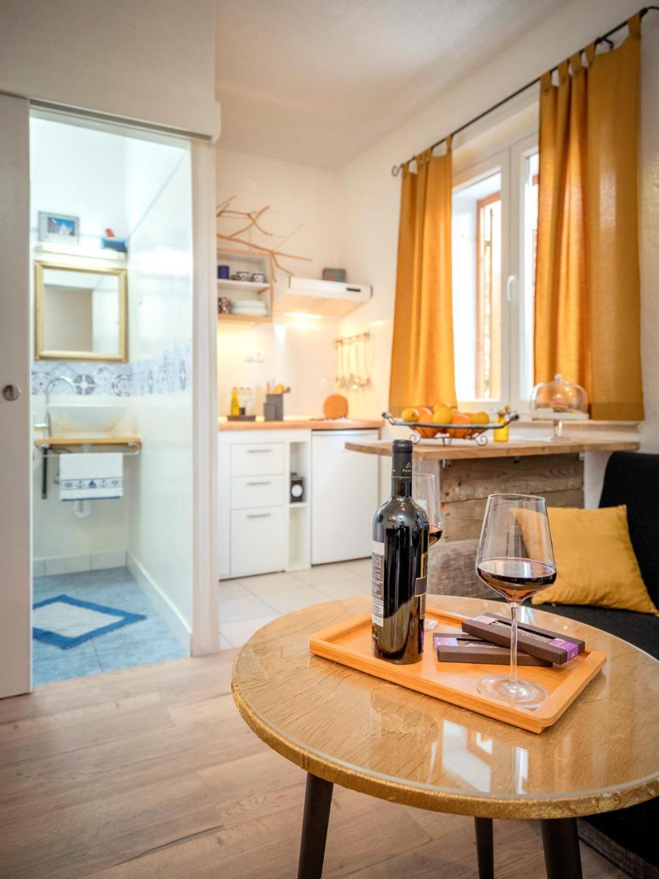 Apartment Bosiljak Jelsa  Eksteriør billede